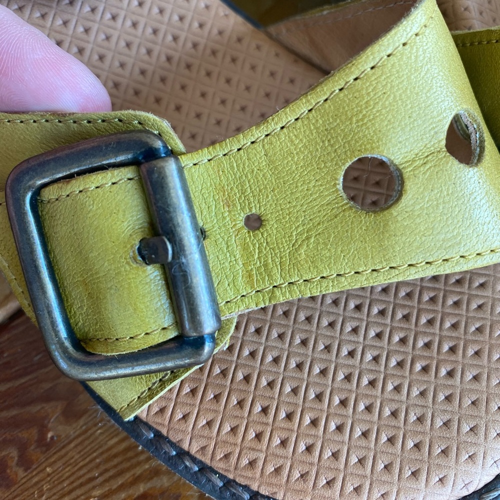Leather boho Yellow Sandals - Picture 6 of 9